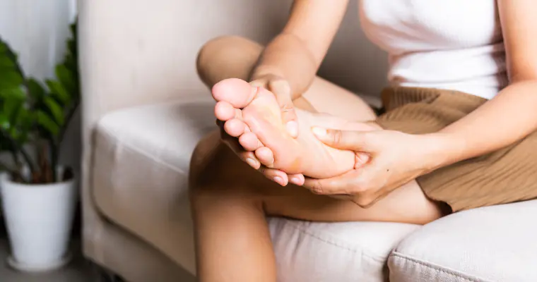 Alcohol and Neuropathy: Symptoms, Stages, and When to Get Help